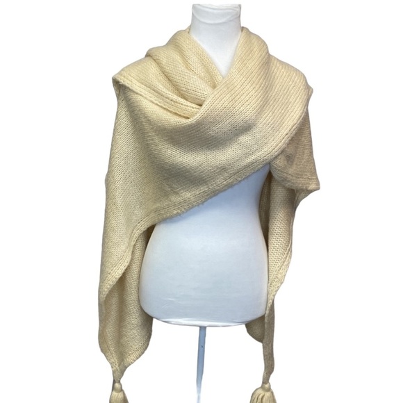 Do Everything In Love Scarf Sweater Wrap Tassels - Picture 5 of 7